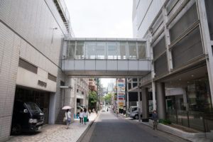 キレイモ名古屋栄店道進む width=